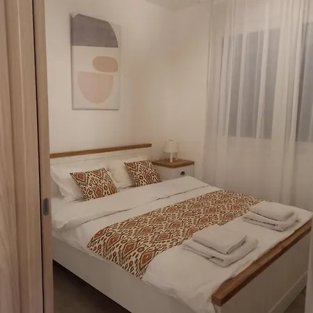 Bella * Sremska Mitrovica