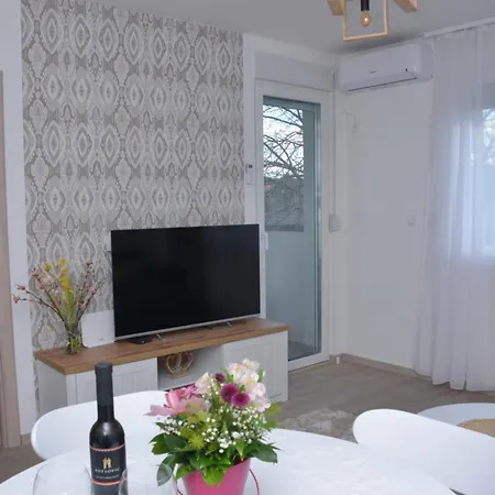 Bella * Sremska Mitrovica